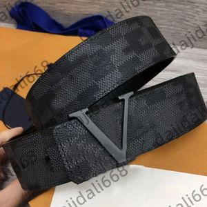 2023 Fashion Classic Men Designer Belts Womens Mens Casual Letter Smooth Buckle Luxury Belt Jeans Belt Lady Belt300C