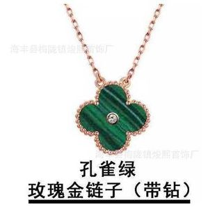 Designer Pendant Necklace Sweet Love Vanca Jade v Golden Clover Single Diamond for Women 18k Rose Gold Lock Bone Chain Red Agate White Fritillaria Classic J88w