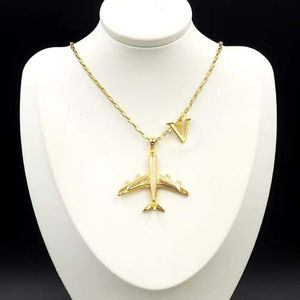 Mode Silver Gold Airplane Chain Pendant Halsband för herr- och kvinnliga festälskare gåva smycken med Box197y