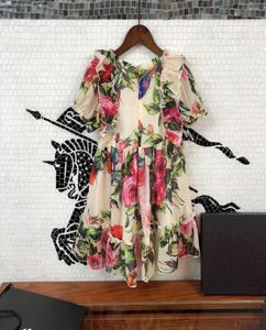 2021 Dziewczynki moda w kwiatowe sukienki Księżniczka Summer Flowers Bawełniane ubrania detaliczne 1719164