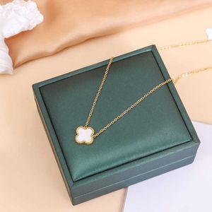 2024luxury jewelry gold chain diamond necklace van clover necklace Mother-of-pearl green flower necklace chain classic Stainless Steel necklace Halloween gift