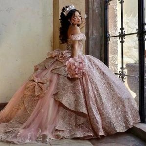 وردة الشمبانيا الذهب قبالة فساتين كرة الكتف Quinceanera للفتيات من أحجار الراين الملبدة بالخرز ، فساتين حفلة عيد ميلاد الدانتيل مرة أخرى 0310