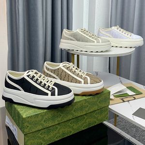 Arrow Sıradan Ayakkabılar Kış Yeni Kadın Tasarımcı Spor ayakkabıları Deri Üst Her Her iki tarafta Ok etiket Moda Ekmek Ayakkabıları 35-41