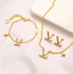 18K Gold Plated Necklace Bracelet Stud Earring Brand C Designer Women Diamond Pendant Choker Pearl Necklace Chain Gold Silver Three-piece Set Jewelry Gifts