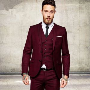 Abiti da uomo Moda Vino Rosso Borgogna Abiti da uomo Slim Fit Formale Tailor Made Sposo Prom Tuxedo 3 pezzi Giacca sportiva maschile Giacca + Pantalone + Gilet