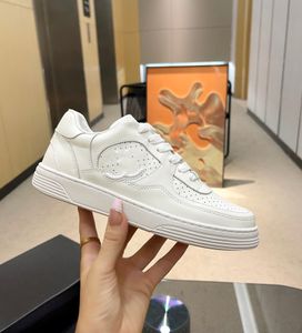 مصمم عالي الجودة CC Athletic Shoes Women Men Sports Leather Skate Shoes Shoide Shoide C Running Woman Trainers 76898