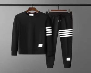 Men039s Bluzy Bluzy jesienne zima czyste bawełniane pętla Jersey Knit Inżynierię ramię Stripe Thom Crewneck Pullover Brown W9428169