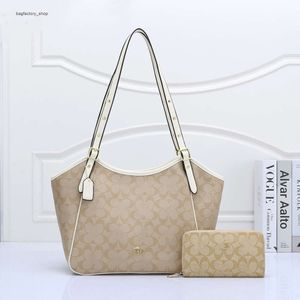 Factory Wholesale and Retail New Handbag Large Capacity Womens Bag Trendy Versatile Shoulder Printed Fashion Casual Tote