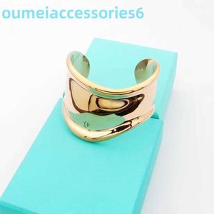 2024 Designer Luxury Brand Jewelry Bangle Bracelet Open Gold Men and Women European Classic Bracelet