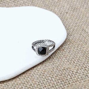 Svart bröllop inlagd 18k kärlek ring sliver guld lyx kvinnor mode ringar designer engagemang smycken onyx cz bankett tillbehör231w