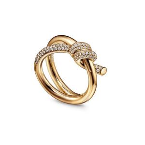 Designer Ring Ladies Rope Knot Ring Luxury With Diamonds Fashion Rings for Women Classic Jewelry 18K Gold Plated Rose Wedding Whol249Q