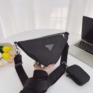 Luxury Handbag Store Sale Wide Shoulder Strap Bag For Women 2024 New Trendy och Instagram Nisch Dign Crossbody Internet Triangle