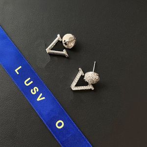 Utsökt design Full Diamond Earrings Designer Charm Silver Plated Earring Luxury Jewelry Design for Women Fashion Quality Gift H182Q