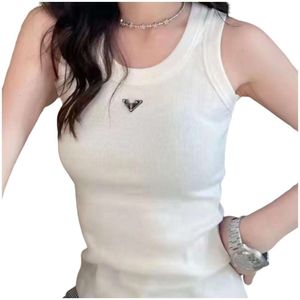 Womens Vest Designer Original Quality Womens Tanks Camis New Triangle Knitted Tank Top For Women Outerwear Hanging Strap Inside Spicy Girl Fashion