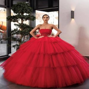 Quinceanera klänningar bollklänning röd 2020 Ny stropplös tyll söt 16 klänningar klänningar födelsedagsfest veck plus size vestidos de 15240m