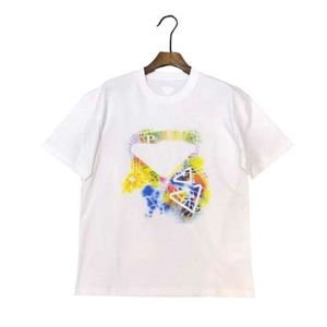 여성 Tshirt 디자이너 오리지널 품질 여성 Tshirt 패션 브랜드 스프링 새로운 삼각형 마크 그래피티 편지 인쇄 남성과 여자 짧은 슬리브