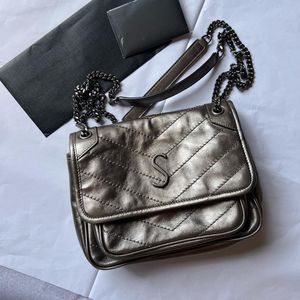 Medium Fashion Luxurys stor vit koppling tygväska kvinnor äkta läder handväskor crossbody kosmetiska väskor mens designer kedja sho278n