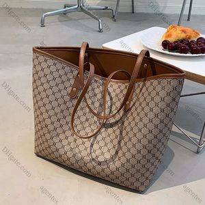 Shoppingväskor 2 sätter lyxdesigner stor kapacitet på handväska för kvinntrender varumärke designer shoppare axel shopping väska säck en huvud 231006