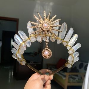 Raw Crystal Crown Sun Goddess Crystal Tiaras smycken hårtillbehör Sun pannband Pografi Props klädfestgåvor 240305