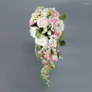 Flores de casamento Popodion noiva segurando buquê de gotas de água para CHD20913