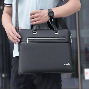 HBP-2022 Man Designer Classic Fashion Men PLAIDS BROFFICASES MESSENGER Väskor Cross Body Bag School Book Should225A