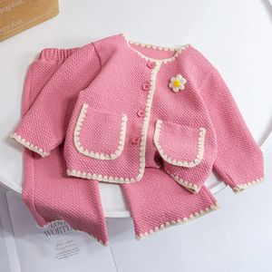 Модные комплекты детской одежды, весенне-осенние корейские однобортные пальто с цветочным принтом для девочек, брюки, комплект детской одежды из 2 предметов, От 1 до 6 лет 240308