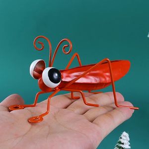 Cute Metal Grasshopper Figurine Decor Outdoor Tree Wall Art Garden Statues Decoration For Yard Patio Backyard 240306