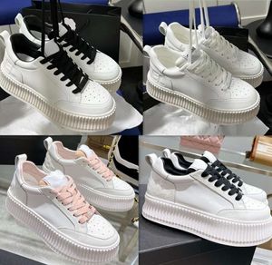 10a designer sneakers överdimensionerade casual mode vit svart läder espadrilles tränare mans kvinnor lägenheter snörning plattform hissskor