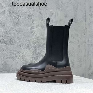 Bottegaa Vendetta Top BVS Black Brown Quality Chelsea Boots Luxury Designer Midleg Leather Boots British Style Motorcykelstövlar Utomhus Rider Boots Mens and Womens