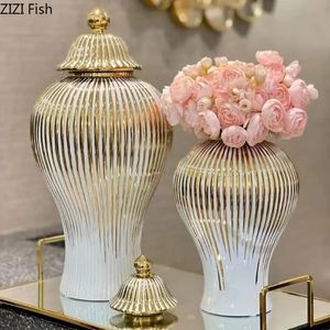 Gold-plated Stripe Ceramic Storage Jar with Lid Golden General Tank Jewelry Jars Cosmetic Containers Desktop Porcelain Ornaments 240307