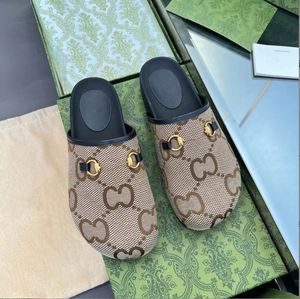 Designer Impresso Horsebit Baotou Sandálias Planas Letras Chinelos Marca de Moda de Luxo Mulheres Sandálias Couro Real Flip Flop Sapatos Casuais Homens Sapatilhas Botas