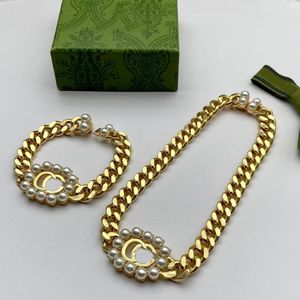 2023 collana braccialetto placcato oro 18k set collare Pulseira designer per donna marchio di moda retrò bracciale di perle ketting alta quali281G