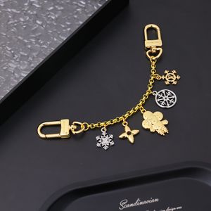 M01440 Vivienne Ice Skate Chain keychain