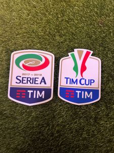 Нашивка Серии А 1718 года и футбольный значок Кубка Тима