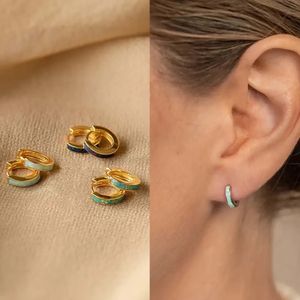 KMOKN Orecchini Huggie con intarsio di opale per le donne Orecchini a cerchio con opale di fuoco Delicati orecchini fatti a mano con pietre preziose Gioielli di moda 240301