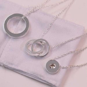 T Family Circle Naszyjnik srebrny srebrny litera żeńska pojedyncza diamentowa podwójna pierścień podwójna klamra wisiorek