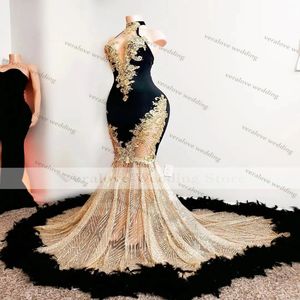 Błyszcząca czarna syrena wieczorowa sukienka z piórami wysokiej szyi Sexy luksusowe suknie balowe Dubai Formalne suknie imprezowe 210q