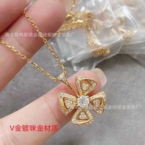 Designer Necklace VanCF Necklace Luxury Diamond Agate 18k Gold V Gold Plated Flower Clover Full Diamond Necklace with Light Luxury Fashionable and Advanced Sense