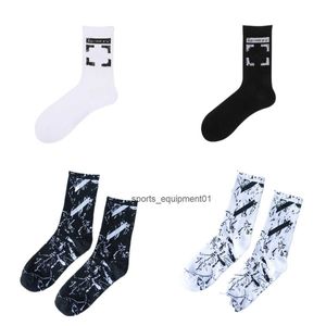 Designer-2024 Sokak tarzı Stripe Sports Basketball ile Yüksek Kaliteli Kısa Spor Çorapları Erkekler ve MS OW SOCKS AV9G