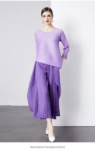 Zweiteiliges Kleid Sommer Runway Plissee Zweiteilige Outfits Damen Solide O-Ausschnitt Langarm Unregelmäßige Tops Rüschen Kurze Hosen Set Anzug 2024