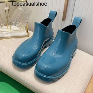 Bottega-Venetta Men Luxury Designers最高品質の女性ファッションブーツストライドラバーアンクルブーツレインブーツサイズキャンディーカラーサイズEur35-45