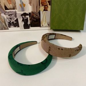 Med låda lyxiga g-bokstäver kvinnor pannband gröna khaki färg hår bågar för flätor varumärke eu US Women's Christmas Gift Hairjewel315o