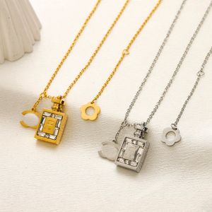 Luxury Style Designer Letter Necklaces Brand Letter Pearl Decorate Pendant Chains Necklaces Jewelry Accessory High Quality Wedding Gifts