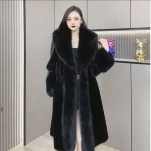 2024 Nowy norka zintegrowana z Fox Flar European średniej długości haining fur płaszcz dla kobiet 357211