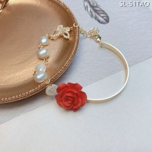 French Niche Design with Rose Flower Hand Accessories Baroque Pearl Butterfly Small Fragrance Bracelet