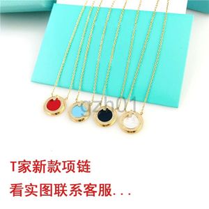 Desginer Desginer Tiffaney Luxury tiffanyco t Family Circle Pendant Double t Womens Diamond White Shell Small and Unique Collar Chain Design Sense Fashion Beimu Nec