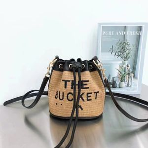 Tasarımcılar Tote Womensummer Çanta Omuz Torbası Tavalar Luxurys Çim Dokuma Debriyaj Torbası Crossbody Bag Deri Bag