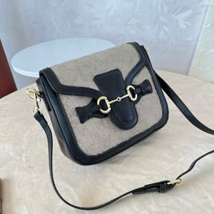 Nowa wysokiej jakości kwadratowa torba, prosta i modna torba crossbody, solidna torba pod pachami, designerska torebka