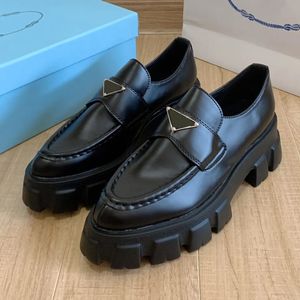 Designer sko män kvinnor avslappnad monolit triangel logotyp svarta läderskor ökar plattformen molnbust klassisk patent matt loafers tränare tränare