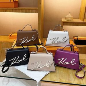 Дизайнерская сумка karl, женская квадратная сумка на одно плечо, сумка через плечо с цепочкой и буквами, большая вместительность, модный стиль 231115